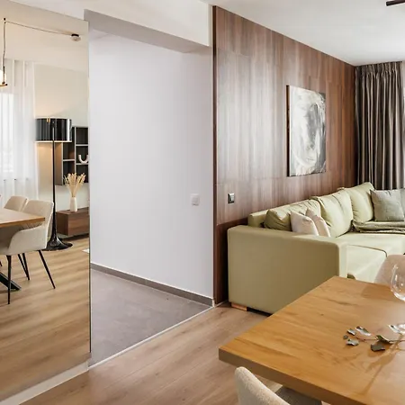 Apartment Mandala Designer With Free Private Parking, Near Mall Coresi Brasov