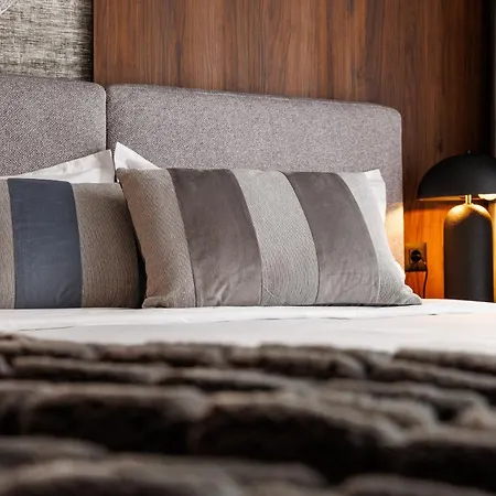 Mandala Designer With Free Private Parking, Near Mall Coresi * Brasov